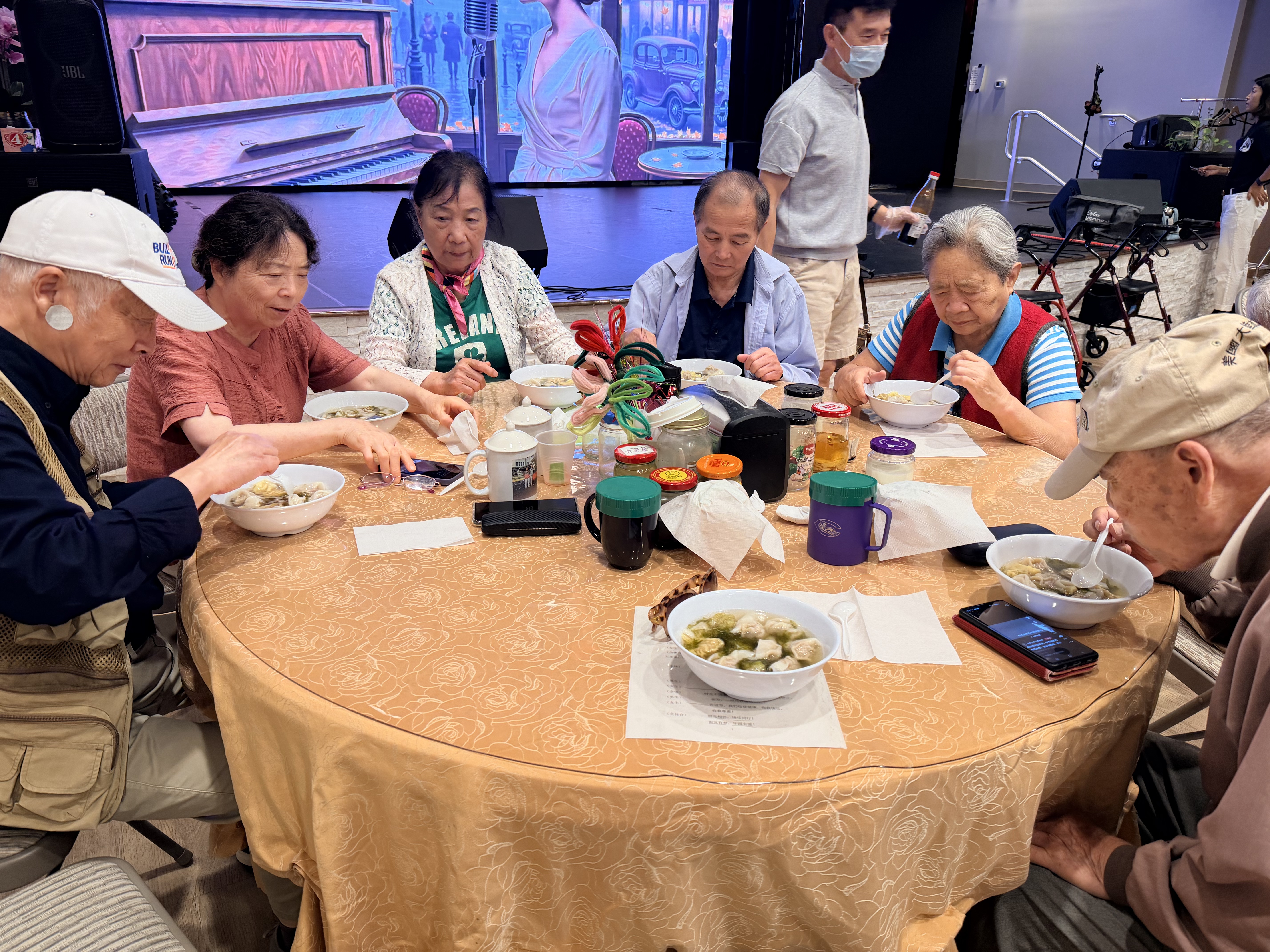 乐园供应的家常餐食